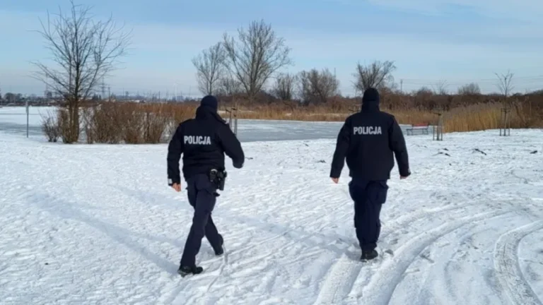 Lód może załamać się w każdej chwili – policjanci apelują o rozsądek
