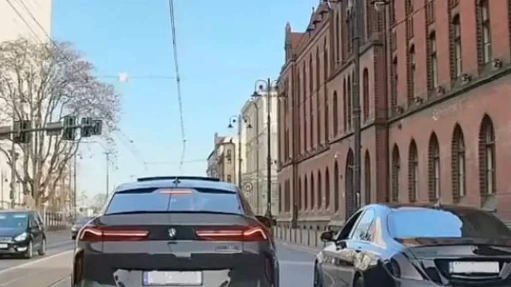 Nielegalny wyścig w centrum Bydgoszczy. Kierowcy mogą trafić przed sąd